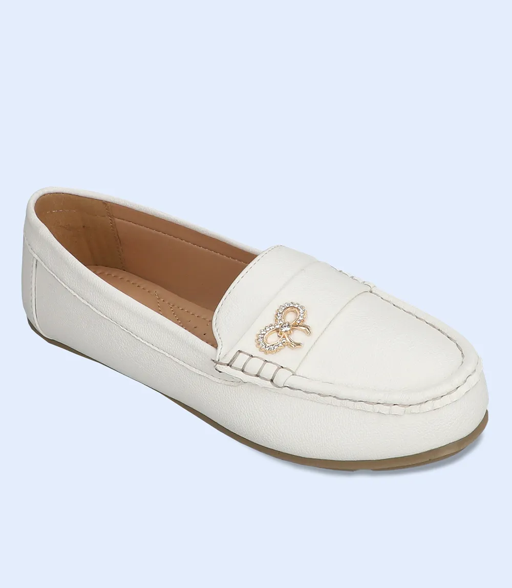 BW8882-WHITE-Women Comfort Moccasins