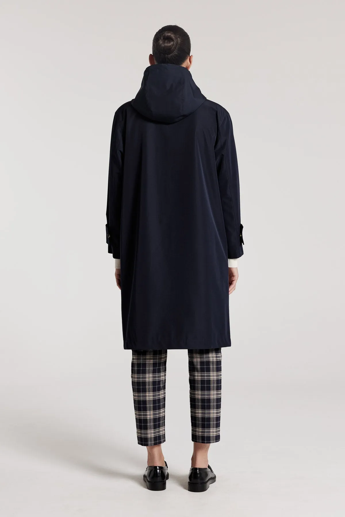 Highlands Raincoat - Navy