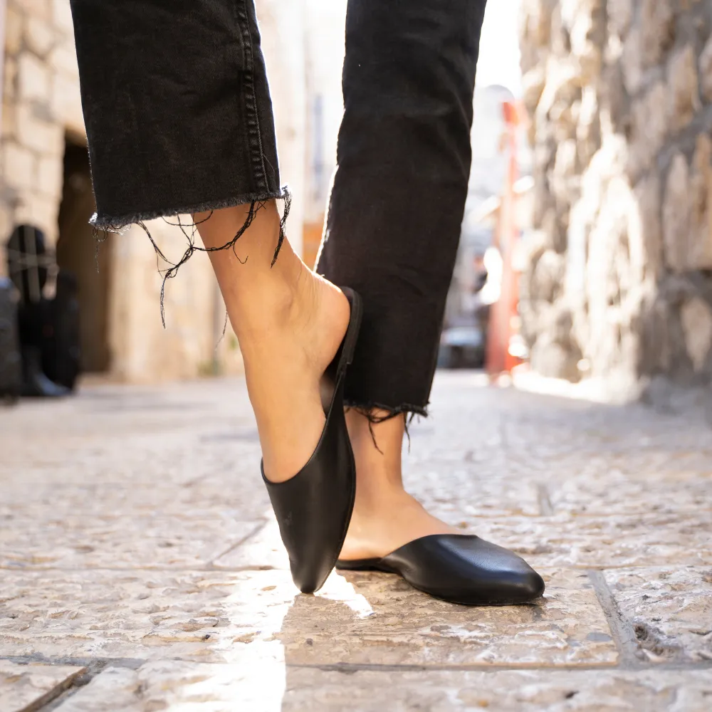 Myra -  Pointed toe Leather Mule | Black